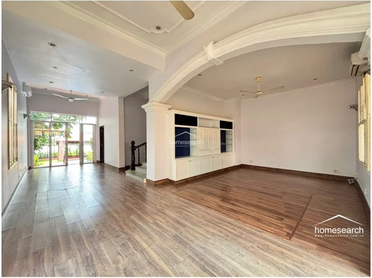 VILLA FOR RENT IN COMPOUND-THAO DIEN - 28