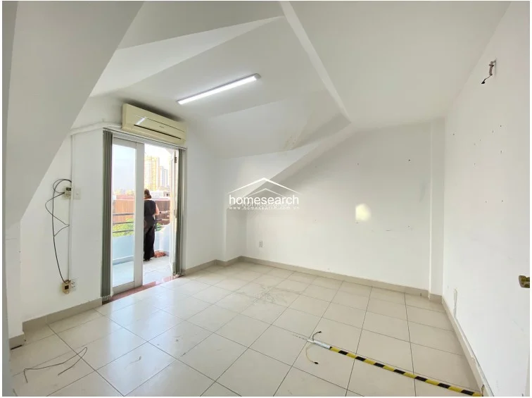 HOUSE FOR RENT IN COMPOUND - THAO DIEN - DIST.2 - 25