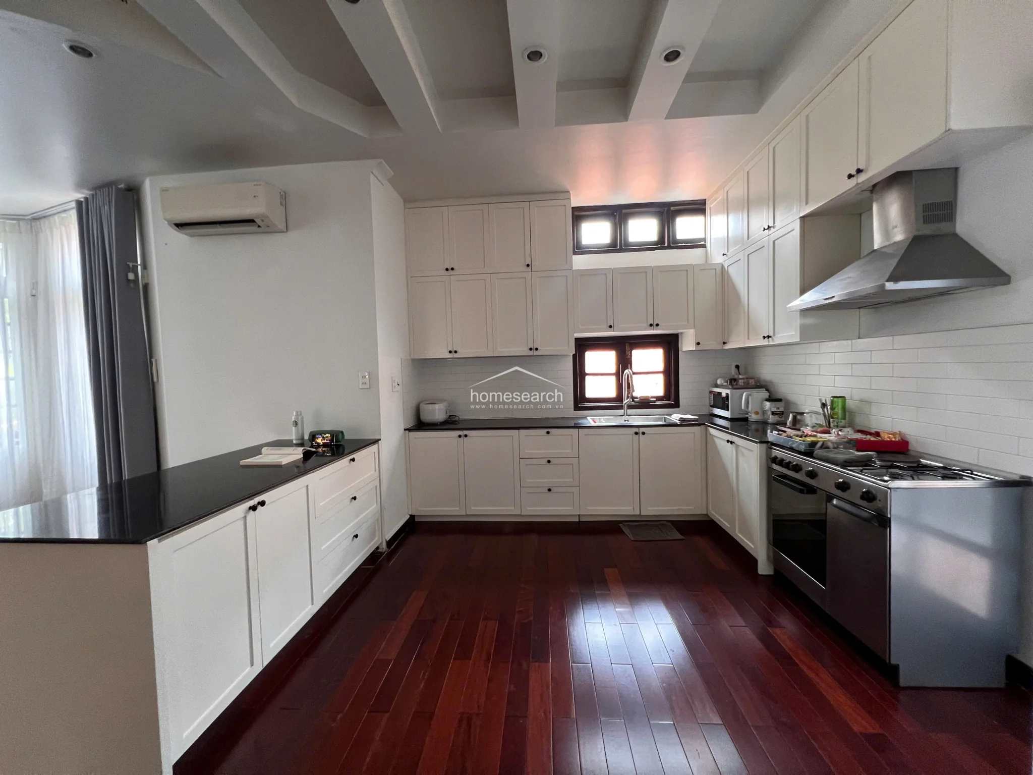 4-Bedroom Villa with Private Pool in Thao Dien in An Khánh - Photo 12