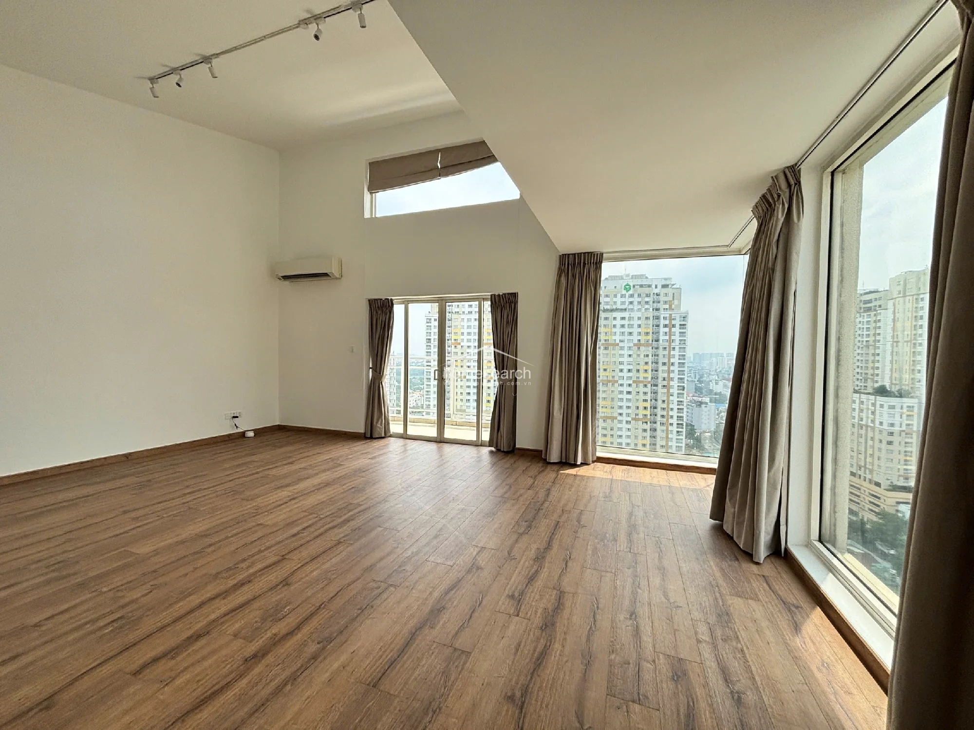 Penthouse for rent in River Garden - 15