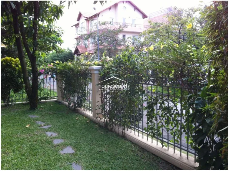 HOUSE FOR RENT IN COMPOUND - THAO DIEN - 4