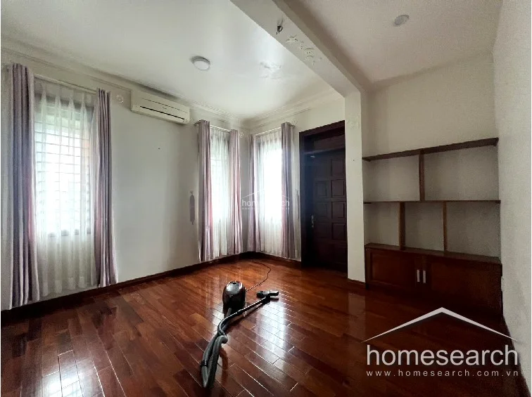 VILLA FOR RENT IN COMPOUND - THAO DIEN - DIST.2 - 18