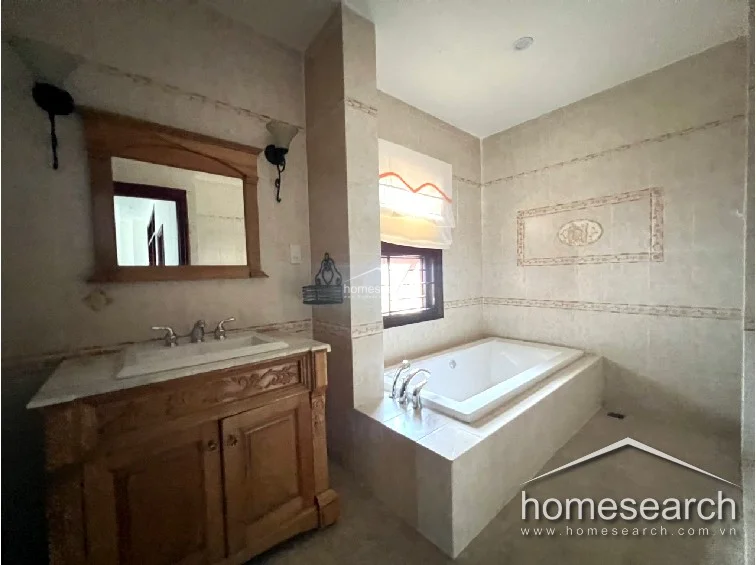 VILLA FOR RENT IN COMPOUND - THAO DIEN - DIST.2 - 28