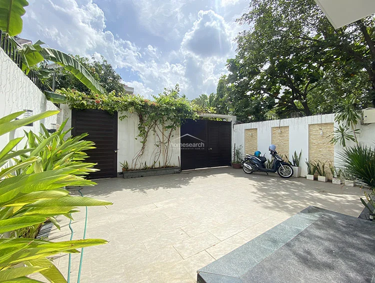 Villa for rent in Thao Dien - An Khanh Ward in An Khanh - Photo 1