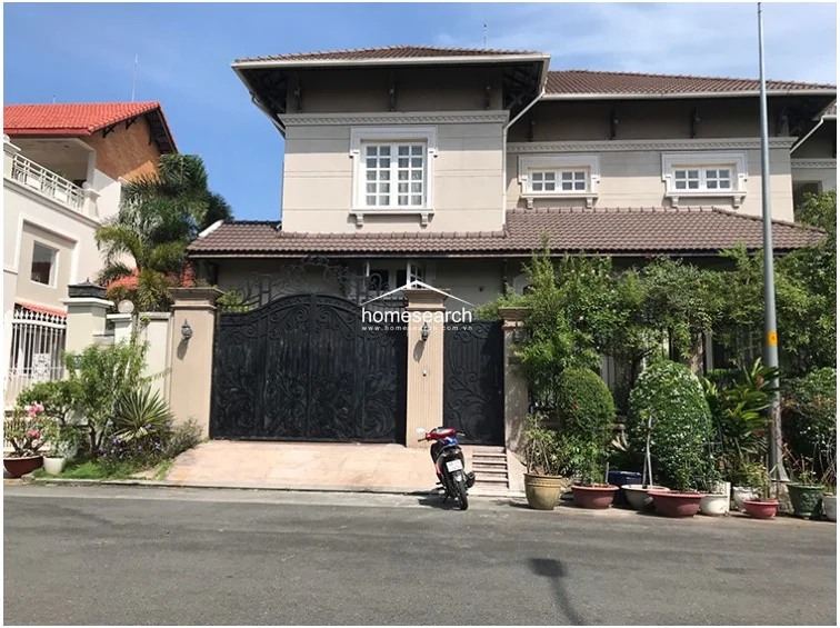 VILLA FOR RENT IN COMPOUND - THAO DIEN - DIST.2