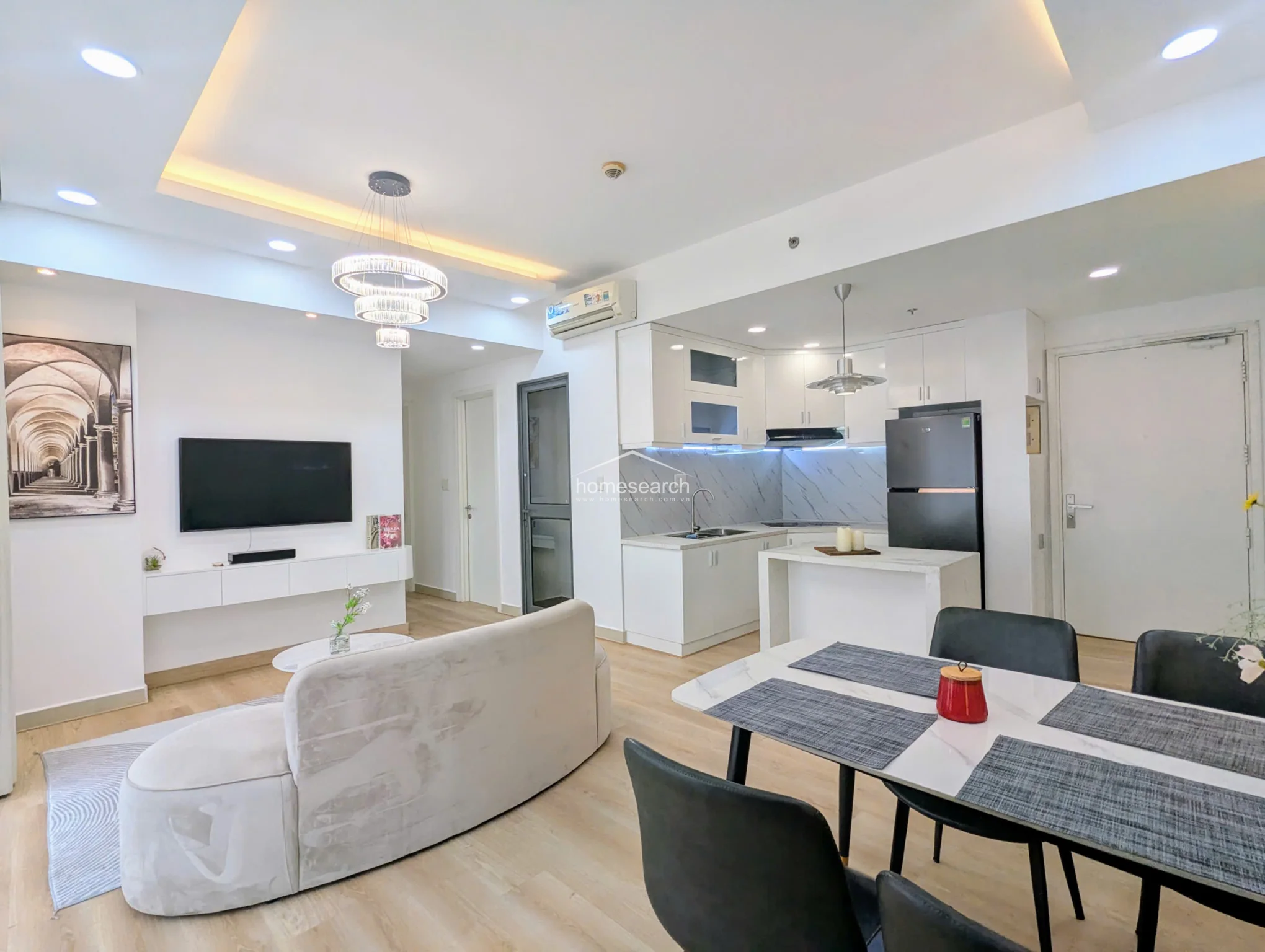 High-Floor 2-Bedroom Apartment with River Views in Masteri Thao Dien in An Khanh - Photo 1