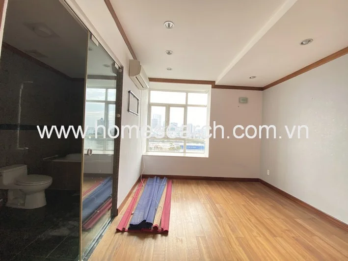 4 Bedroom apartment in Hoang Anh River View for rent - 11
