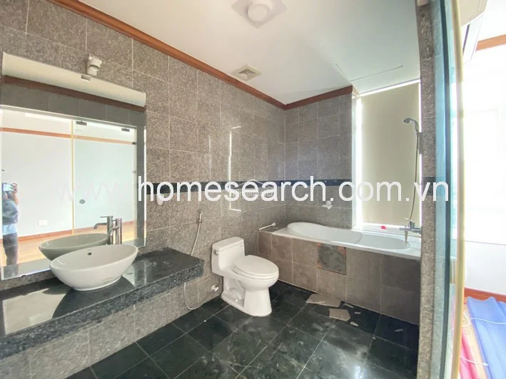 4 Bedroom apartment in Hoang Anh River View for rent - 19