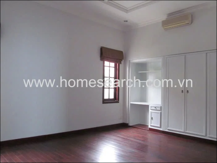 Villa for rent in Compound Thao Dien - An Khanh Ward - 17