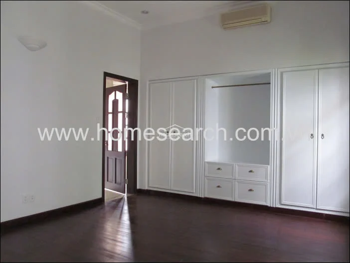 Villa for rent in Compound Thao Dien - An Khanh Ward - 19