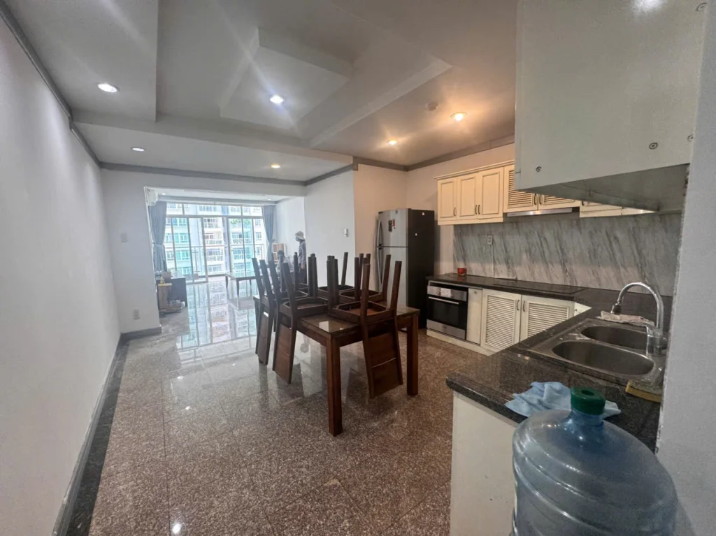 3 Bedroom apartment in Hoang Anh River View for rent - 2