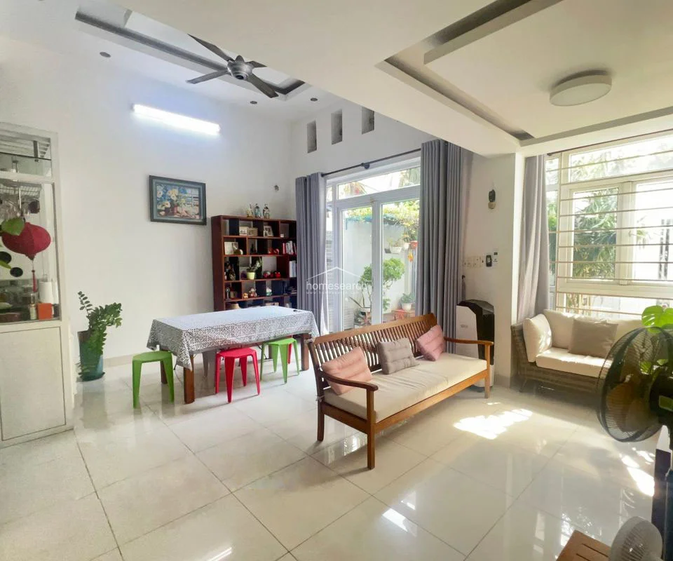 House for rent in Thao Dien - An Khanh Ward in An Khanh - Photo 1