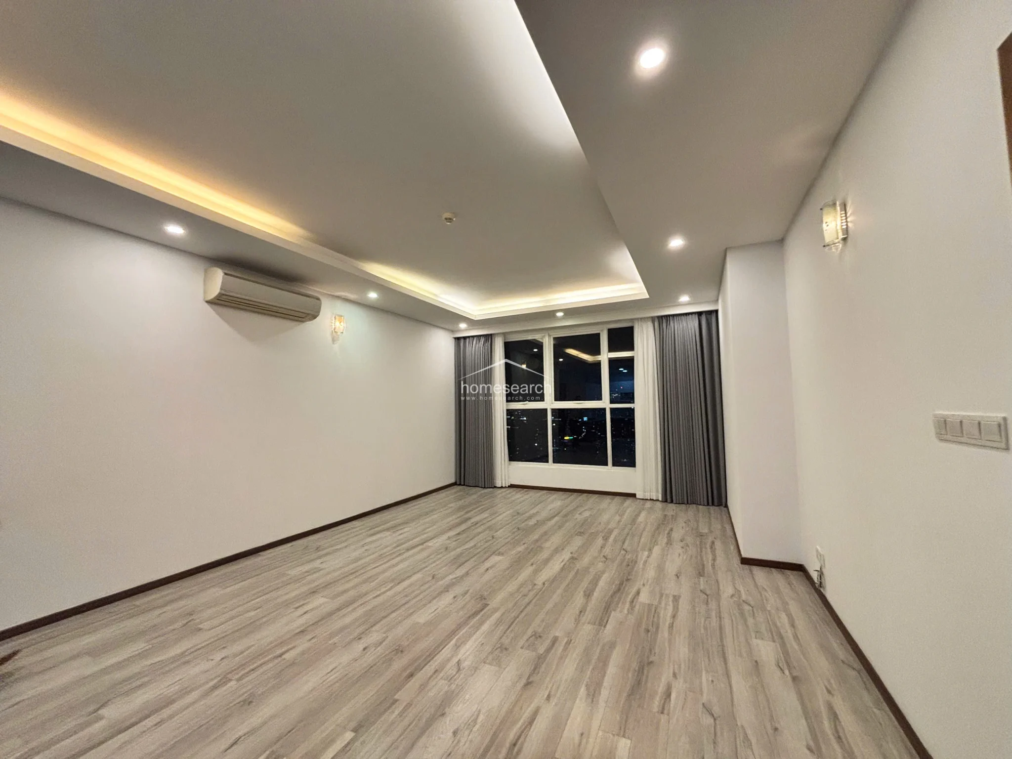 3 Bedroom apartment for rent in Thao Dien Pearl - 1