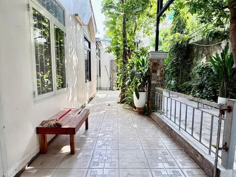 Unfurnished 2-Bedroom House with Private Garden for Rent in Thao Dien, Ho Chi Minh City - Nhà phố - An Khanh - (2 bedrooms, 2 bathrooms, 80 sqm)